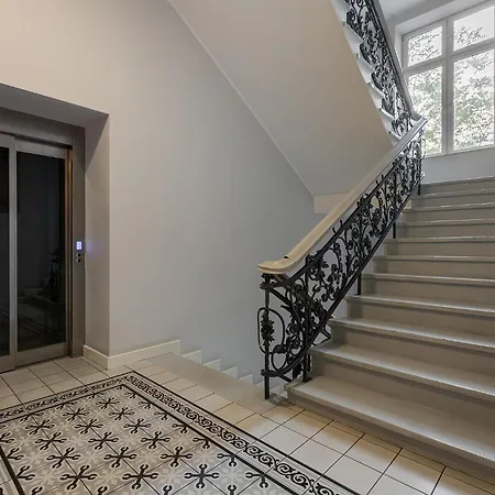 Stare Good Weather *